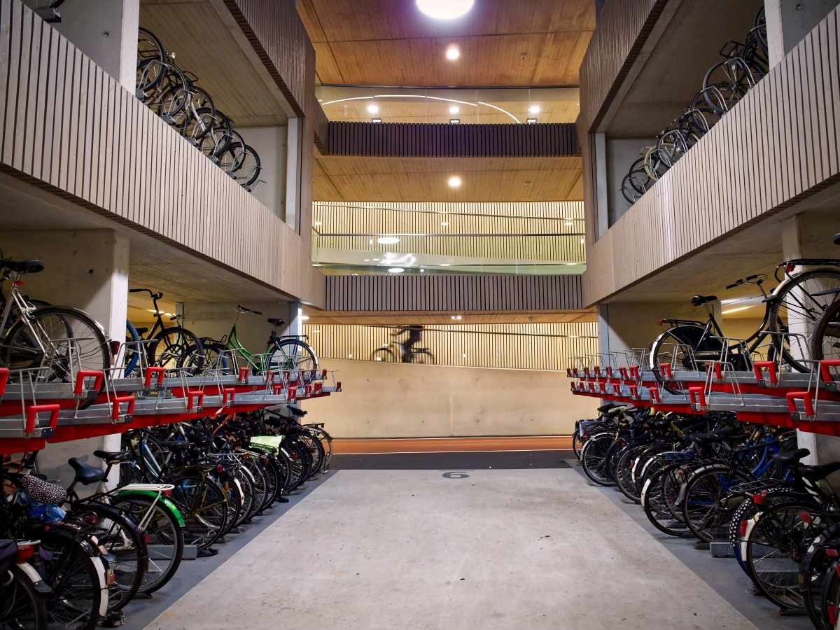 Sicher abgestellte Fahrräder in einem Parkhaus